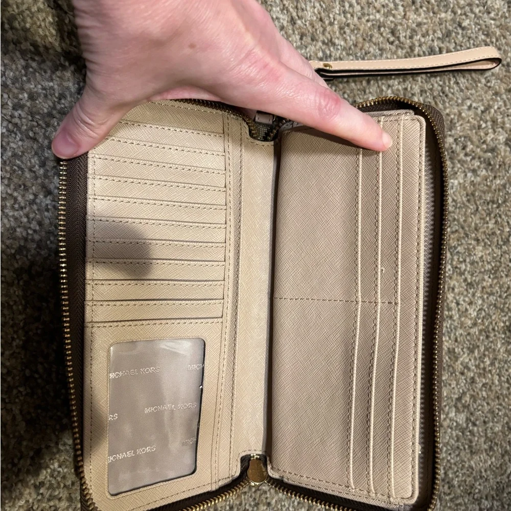 Michael Kors Signature Brown Zip Wallet - Picture 3 of 4